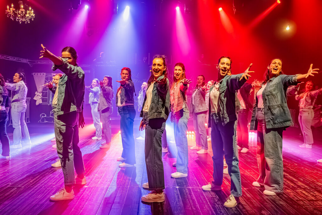 Opslaan als... (jubileumshow 2026) 11 stilte voor de storm 6