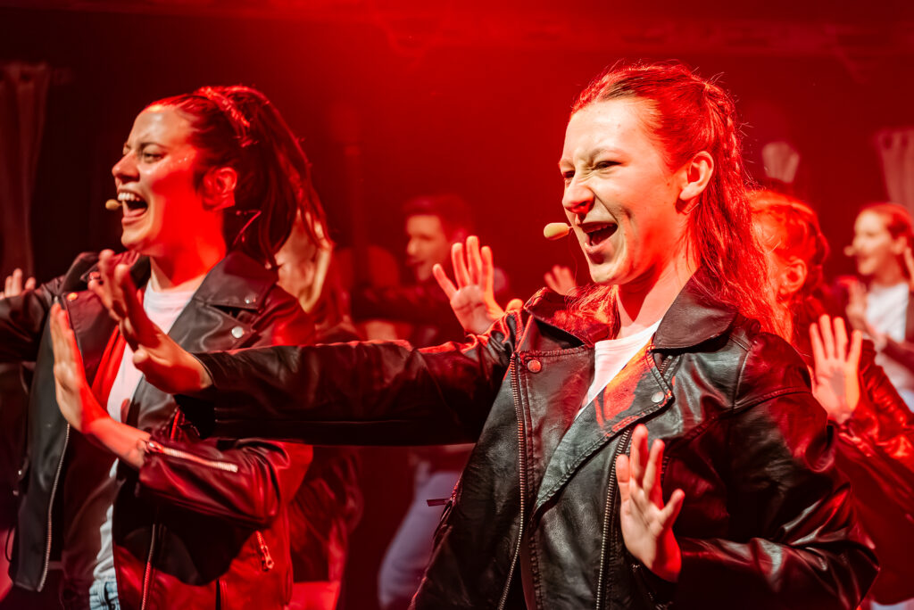 Opslaan als... (jubileumshow 2026) 12 confident 4